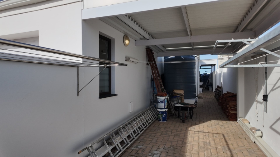 3 Bedroom Property for Sale in Stilbaai Wes Western Cape